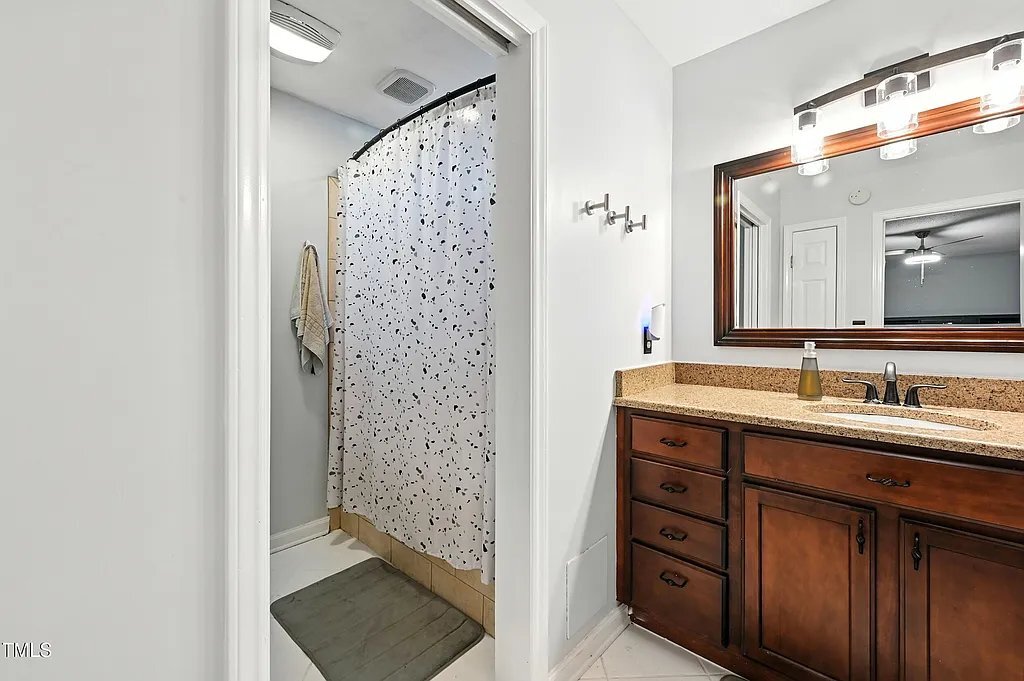 Building Photo - 4002 Westfield Dr