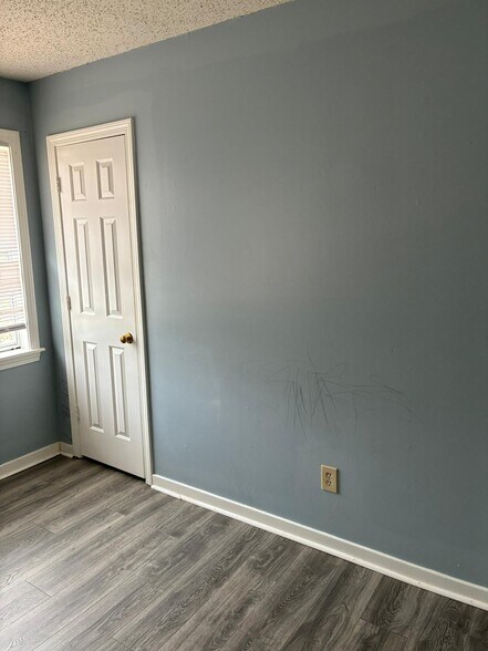 Building Photo - 48 Meadowoods Ter