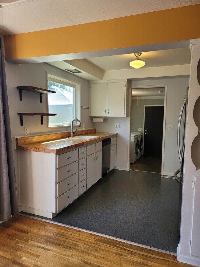 Building Photo - 1110 SE 113th Ave