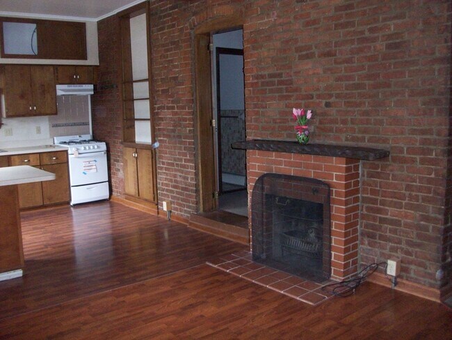 Living Room - 473 Virginia St