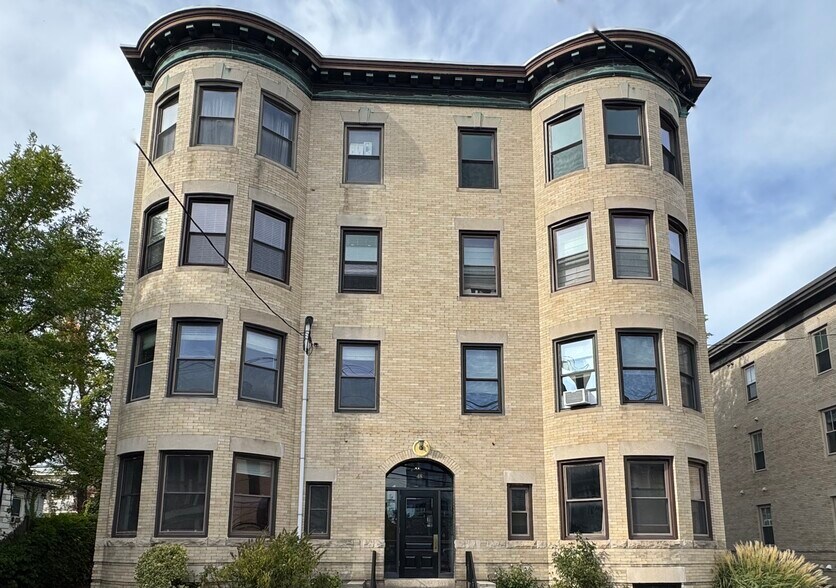 Building Photo - 48 Kent St