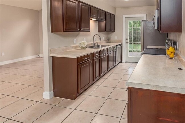 Building Photo - FIRST MONTH FREE -  Beautiful remodeled 2 ...