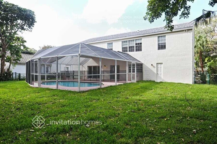 Building Photo - 3855 Sanctuary Dr