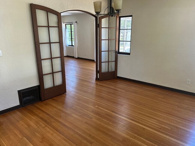 Building Photo - Beautiful North Berkeley 4-Bedroom