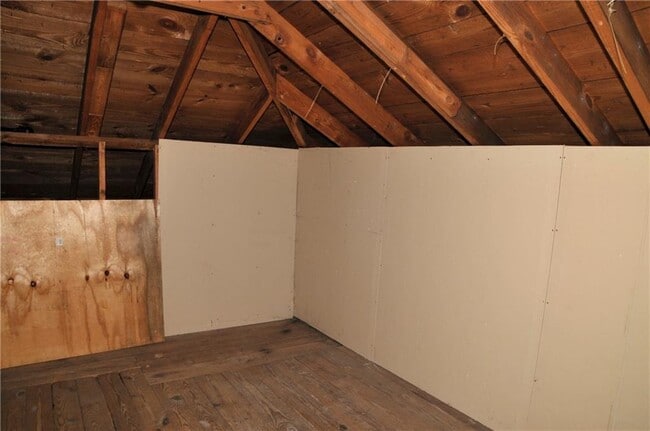 Building Photo - 602 Sherwood Rd NE