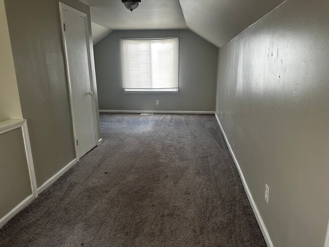 Building Photo - 3 Bedroom home in Centerline