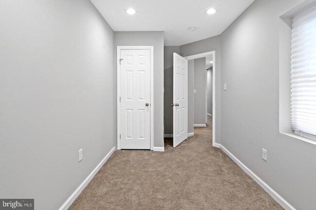 Building Photo - 1346 N Carey St