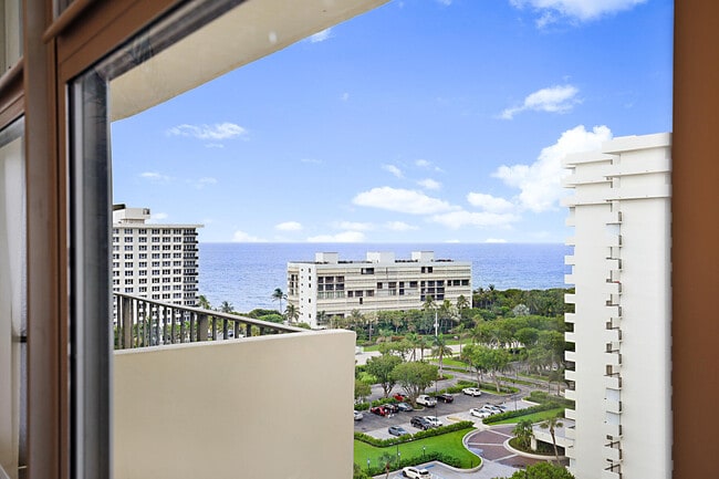 Building Photo - 2121 N Ocean Blvd