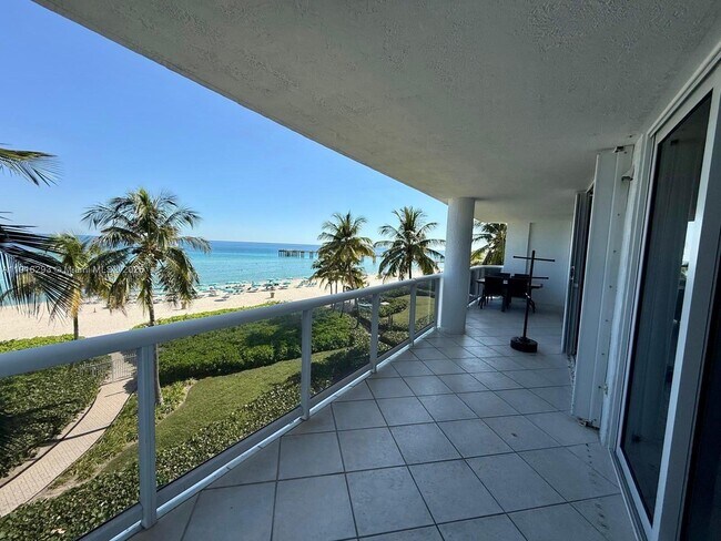 Building Photo - 16711 Collins Ave