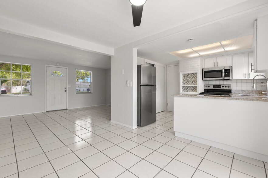 Building Photo - 3337 Winder Dr