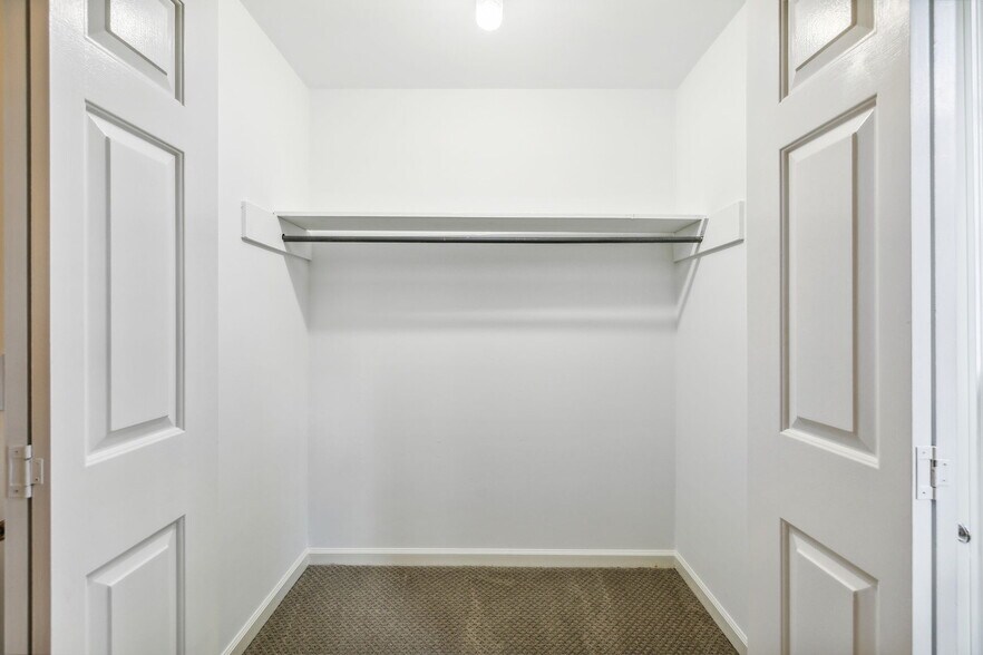 Building Photo - 4100 Lealand Ln