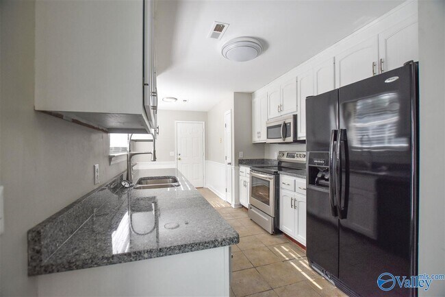 Building Photo - 109 Cove Crest Dr