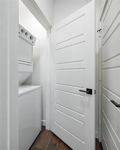 Building Photo - 800 S Welch St