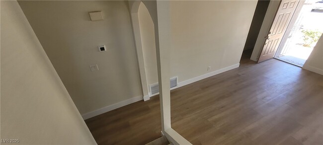 Building Photo - 7237 Chesterton Dr