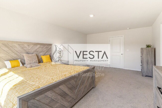 Building Photo - 240 Ridgeview Ln