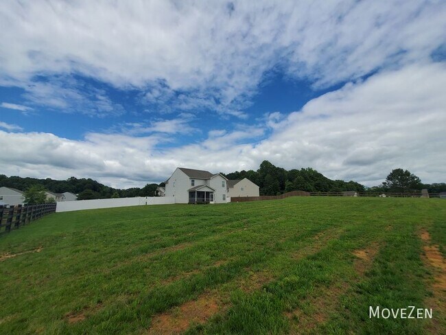Building Photo - 116 Summerfield Ct