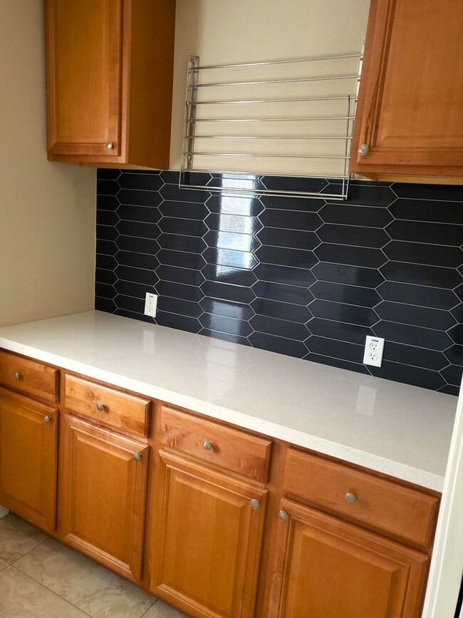 Building Photo - RECENT REMODEL IN AHWATUKEE!