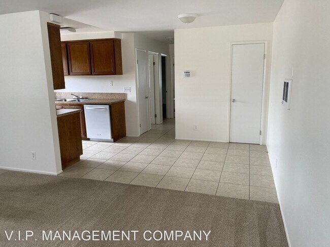Building Photo - 2 br, 1 bath House - 740 W. Hemlock St