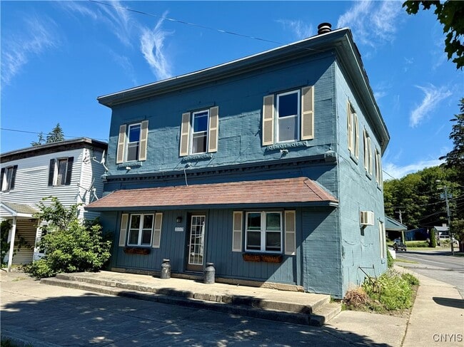 Building Photo - 2117 Main St