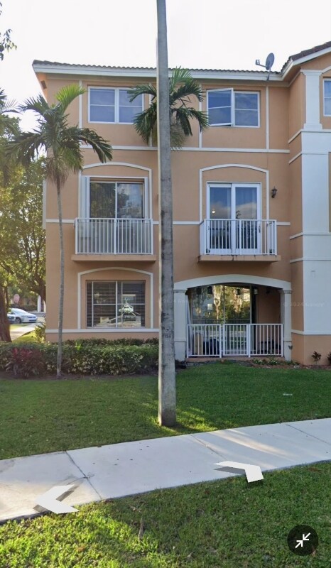 Building Photo - 17710 NW 73rd Ave