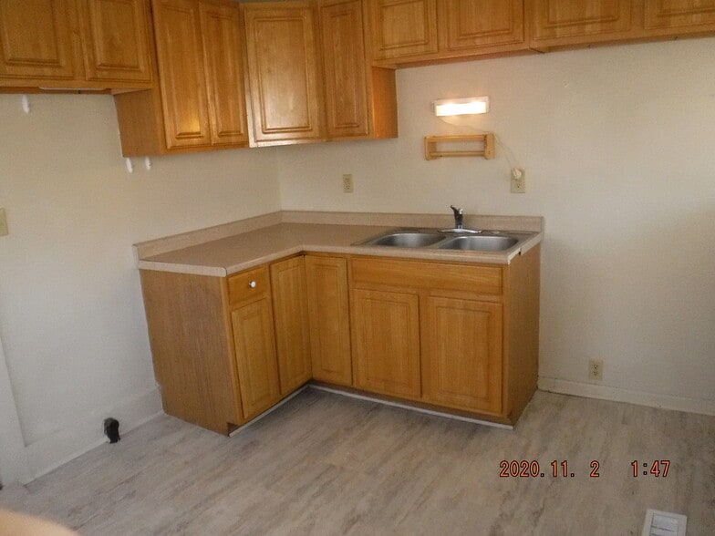 kitchen - 102 S F St