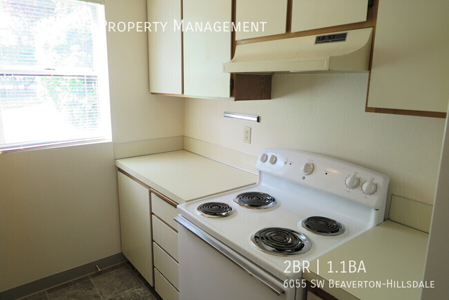 Building Photo - Washer & Dryer IN UNIT!!! first floor unit