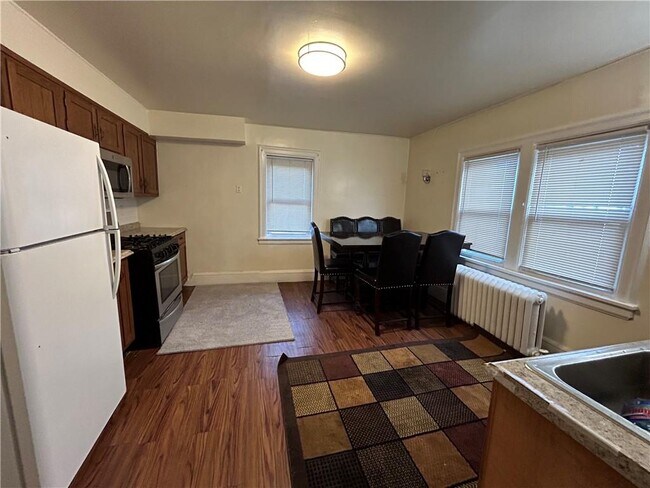 Building Photo - 44 Kress Ave