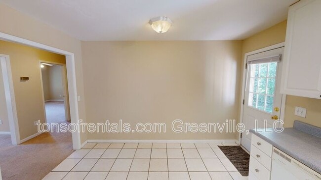 Building Photo - 863 McAbee Rd