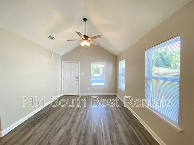 Building Photo - 115 Roosevelt Rd