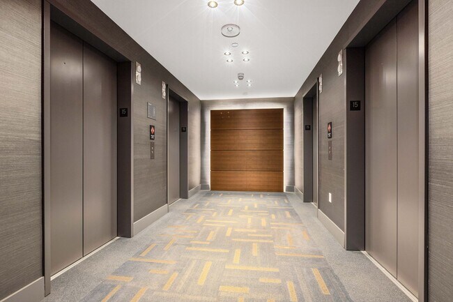 Building Photo - Stellar Denny Triangle Luxury Condo