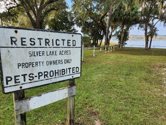 Building Photo - Discounted rent!.. 2 Bed 1 Bath Loaded with XTRA features!