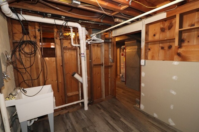 Building Photo - Spacious Home for rent!