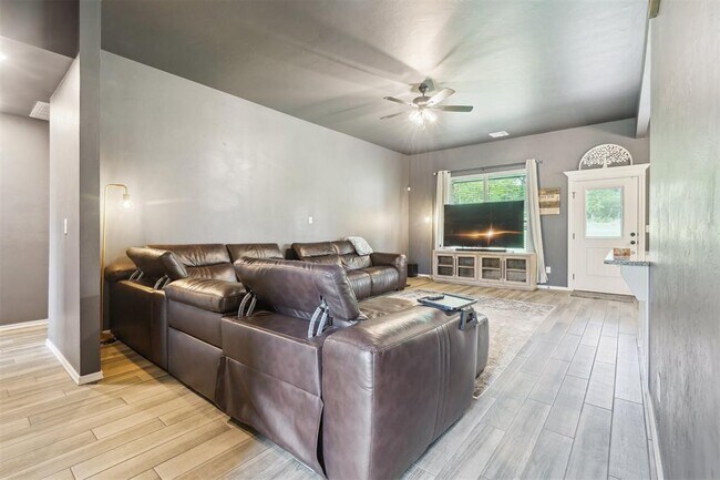 Building Photo - 104740 Pimlico Pass