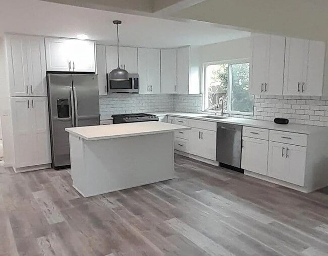 Building Photo - NO MIN CREDIT SCORE REQUIRED, BK OKAY, PAS...