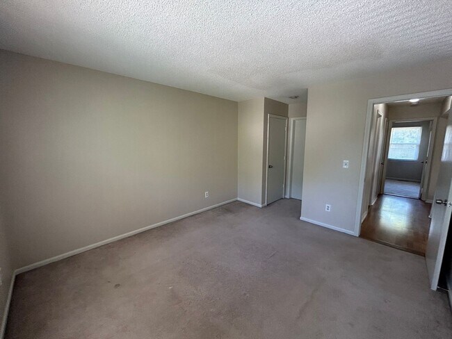 Building Photo - 11800 Caenen St