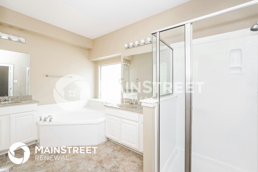 Building Photo - 1229 Carriage Creek Dr
