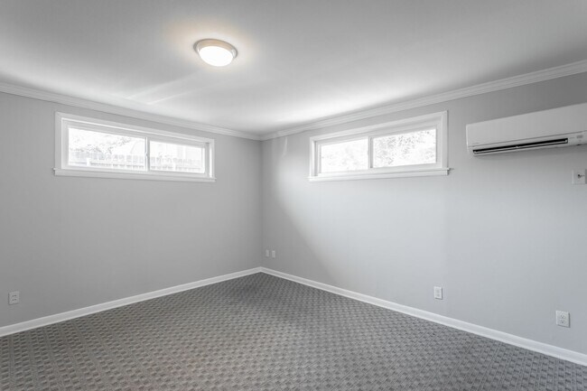 Building Photo - 719 Mcgowan Rd