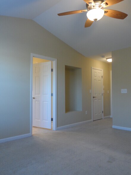 Building Photo - 5308 Reserve Cir