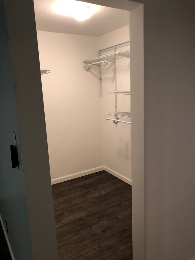 Building Photo - 2312 S Cypress Bend Dr