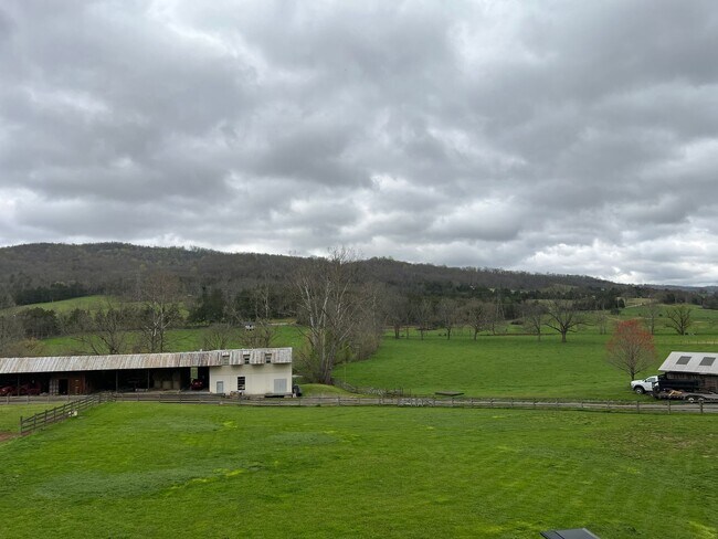 Building Photo - 3440 N Fork Farms
