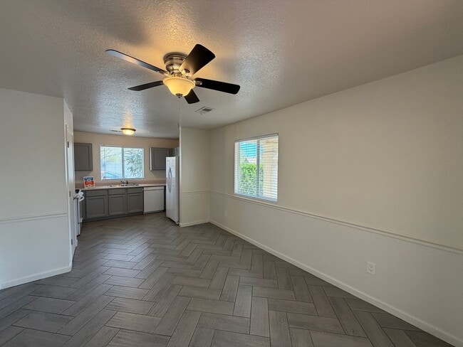 Building Photo - 3 Bedroom Single Story Home Available Near Unser Blvd NW & Irving Blvd NW