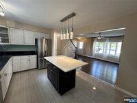 Building Photo - 777 Oakwood Ln