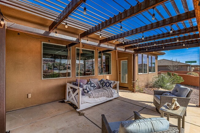 Building Photo - "Charming 3-Bedroom Retreat with 2 Baths and 2150 Sq. Ft. of Comfort in Santa Clara!"