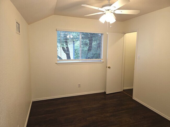 Building Photo - 1600 Hollow Tree Blvd