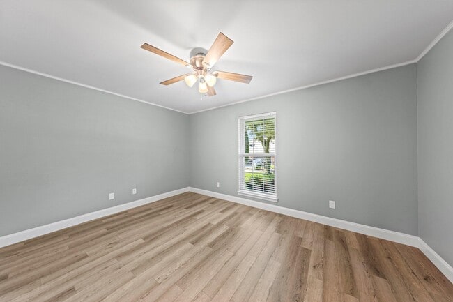 Building Photo - 508 Garden Oaks Cove