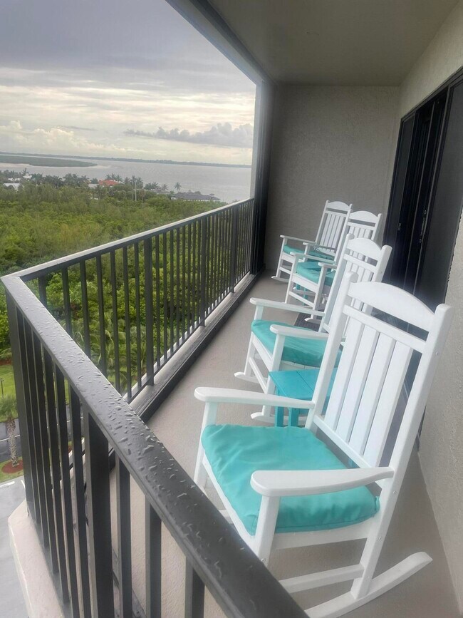 Building Photo - 801 S Ocean Dr
