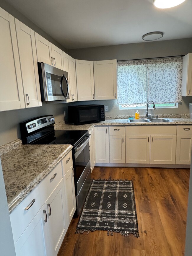 Building Photo - 40 Puia Pl