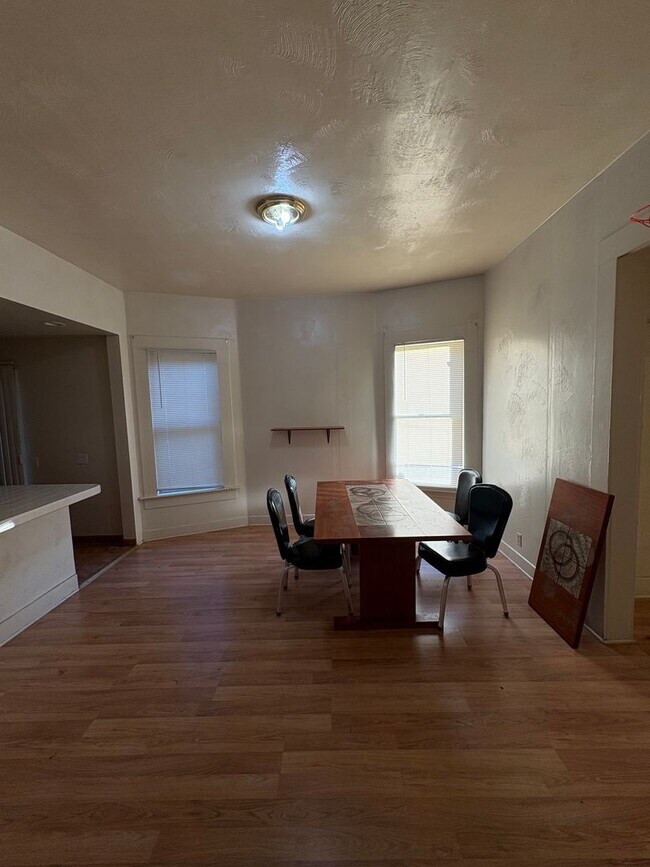 Building Photo - California St