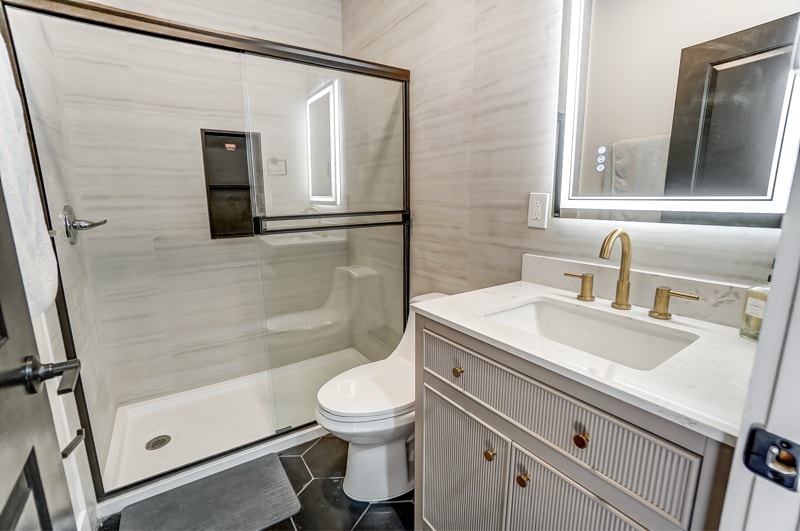 Building Photo - 2455 W McMicken Ave