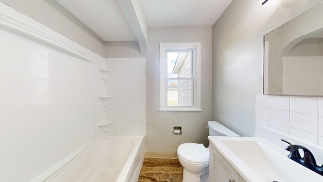 Building Photo - Fulton/W.58th neighborhood; 3 bedroom/2bat...